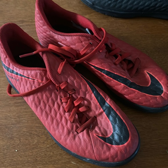Nike Hypervenom indoor soccer shoes size 5.5 - Picture 1 of 3
